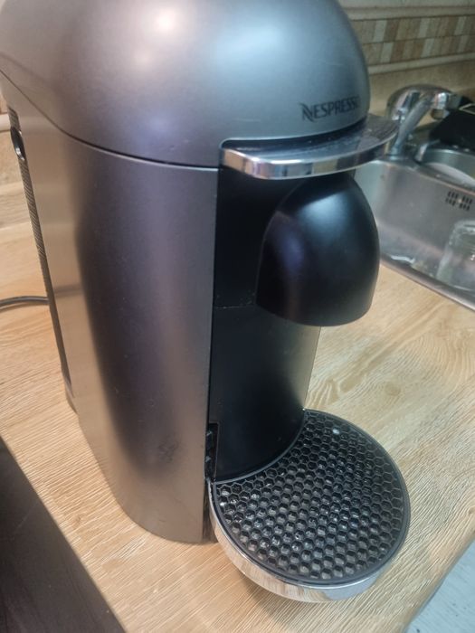 Máquina nespresso Vertuo Titanium