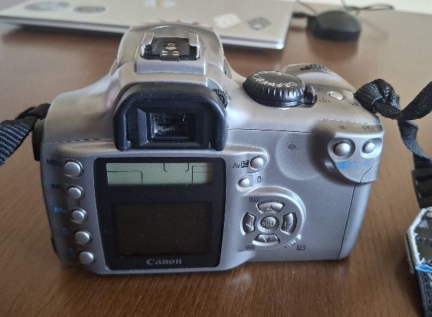 Canon 300D – Só Corpo | Em Caixa | Extras Incluídos