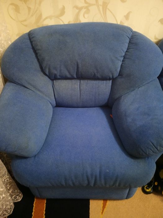 Диван и кресло, мягкие, удобные