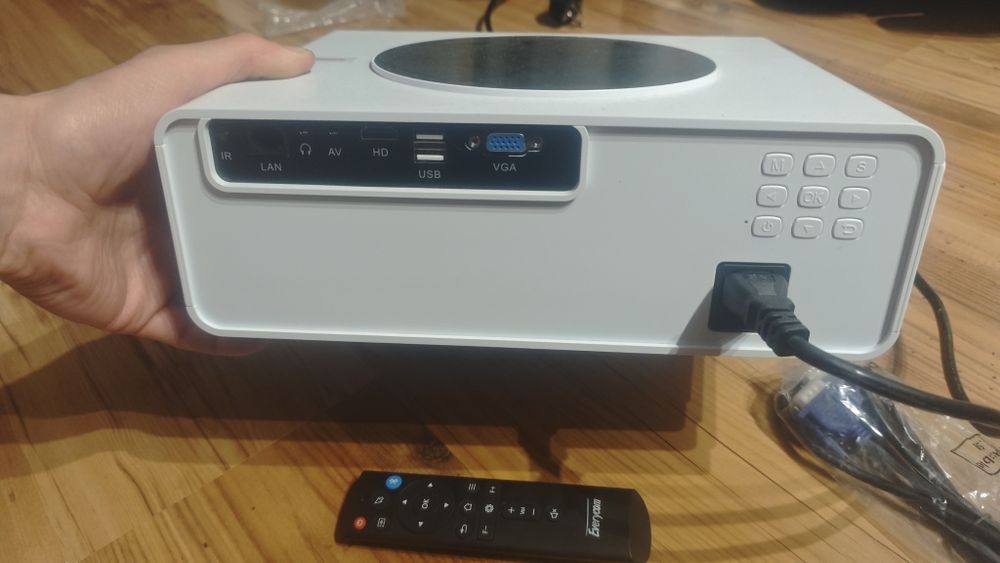 Rzutnik Projektor Q11 Android – WiFi, Bluetooth, 4K support