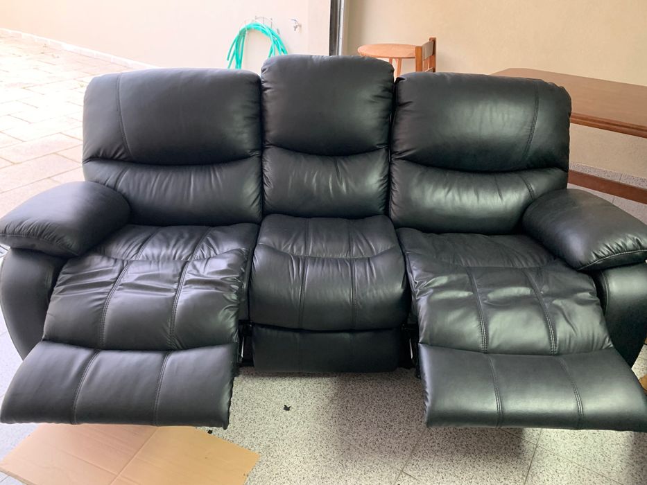 Conjunto de sofás em pele pretos