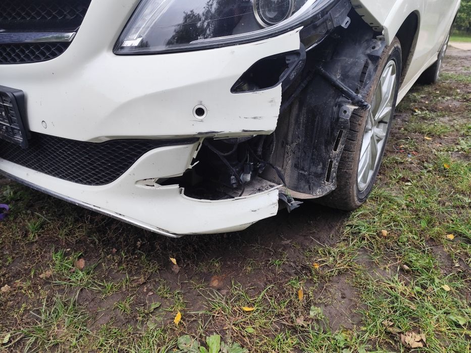 Бампер ,крило w242,w246 Мерседес