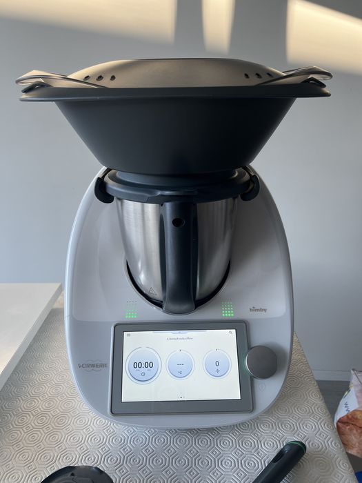 Vendo bimby TM6 completa. Oferta tabua com rodas.