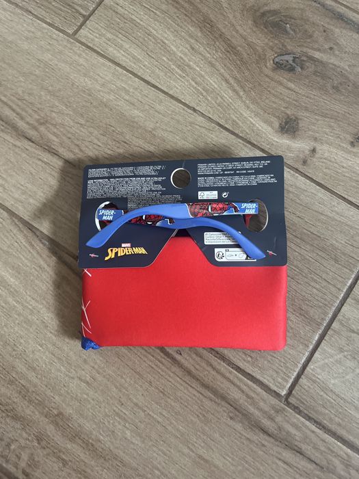 Nowe okulary przeciwsloneczne spiderman