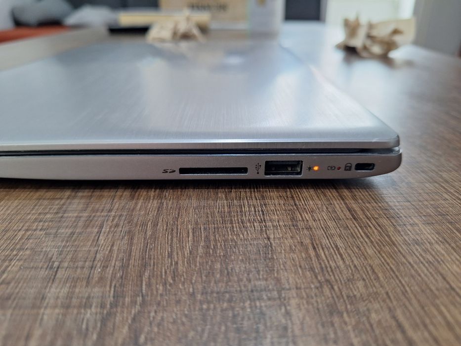 Laptop Acer Swift 3  SF314-52, i3, 8GB ram, 250 GB