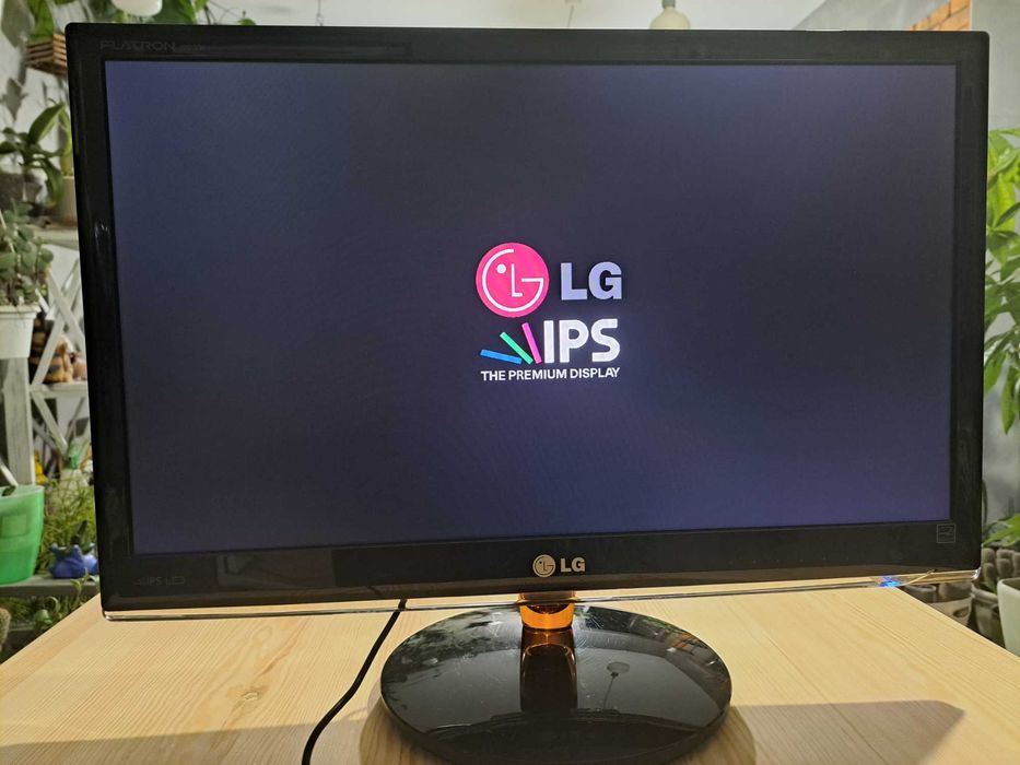 Монітор LG ips236v-pn