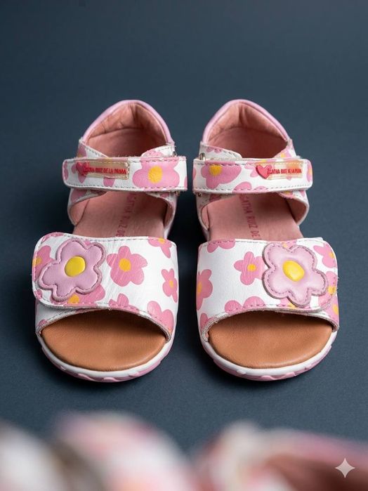 Шкіряні босоніжки Agatha Ruiz de la Prada (Іспанія)