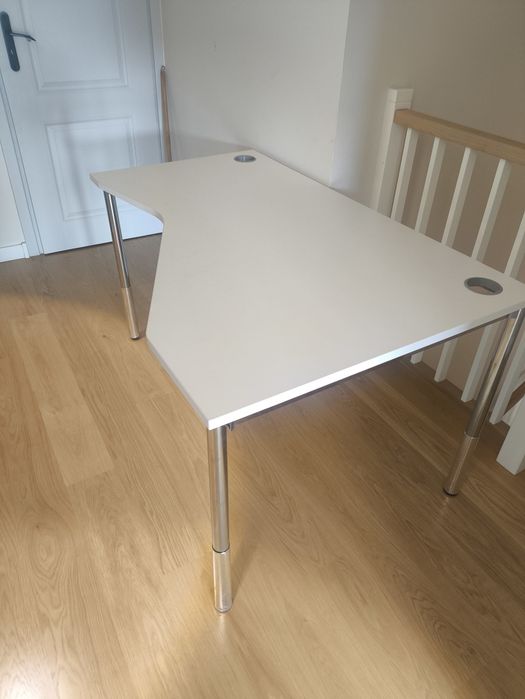 Biurko z regulacją wysokości