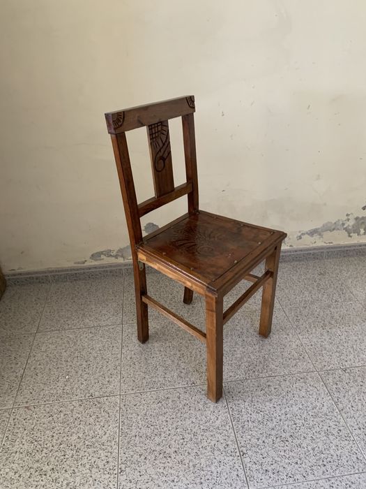 Secretária de madeira + cadeira