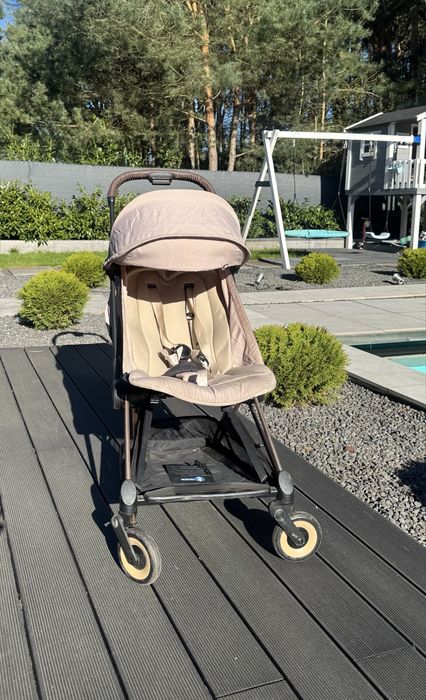 Wózek spacerowy Cybex Coya – lekki, składany, beżowy