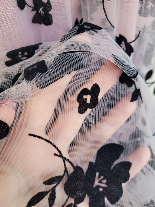 Sukienka długa elegancka tiulowa w kwiaty różowa na wesele dla druhny