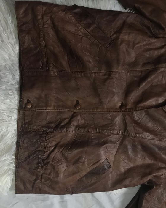 Blusão / Casaco Vintage de pele com bolsos e ombreiras