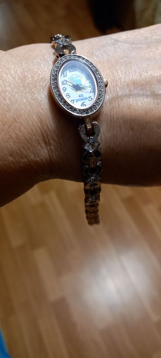 Часы наручные женские