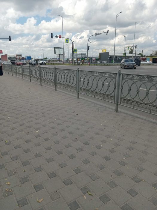 Пропоную житло в будинку - допомога траву вирвать і двір