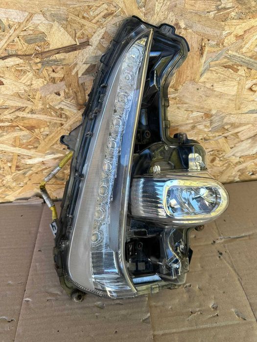 Toyota Prius Prime II 2 17- DRL halogen prawy przedni przód