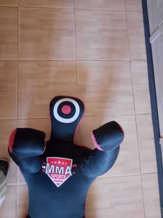 Boneco de treino MMA em ótimo estado