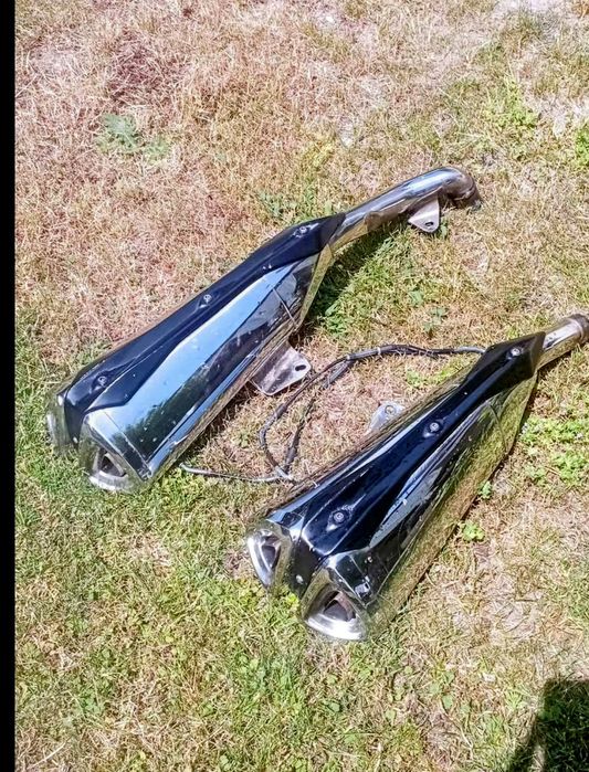 Kawasaki z 1000 . Oryginalne tłumiki.