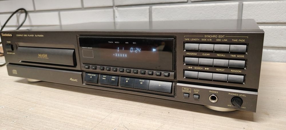 Odtwarzacz CD TECHNICS sl-pg420. Laser PHILIPS