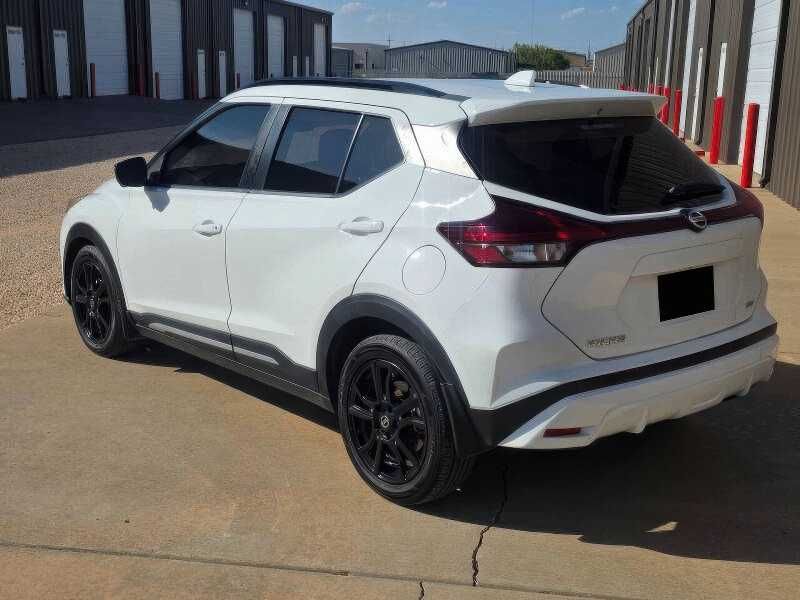 2021 Nissan Kicks SR