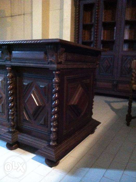 Madeira de Pau Santo - Escritório de Torcidos e Tremidos