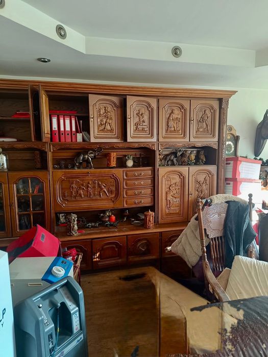 Segment drewniany rzeźbiony wyprzedaż mebli komis