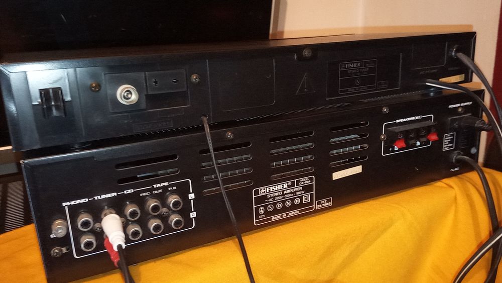 Amplificador Fisher com radio
