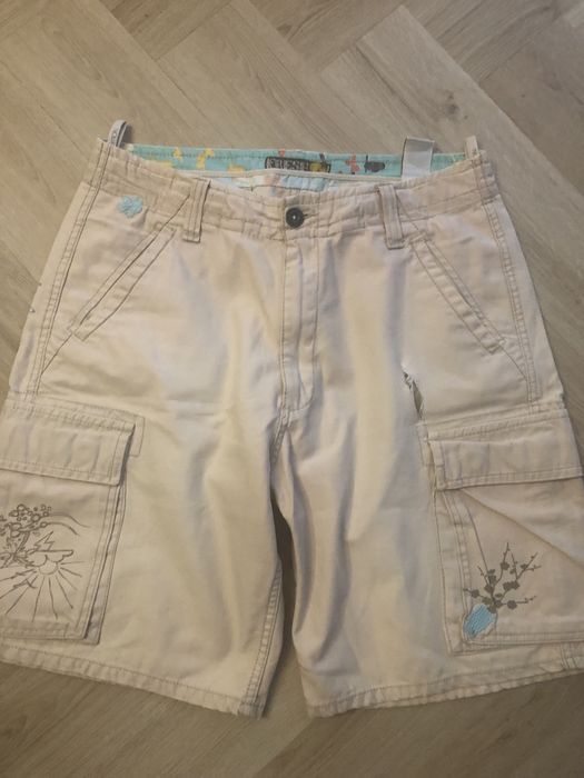 Spodenki beżowe wzory Bershka r 40