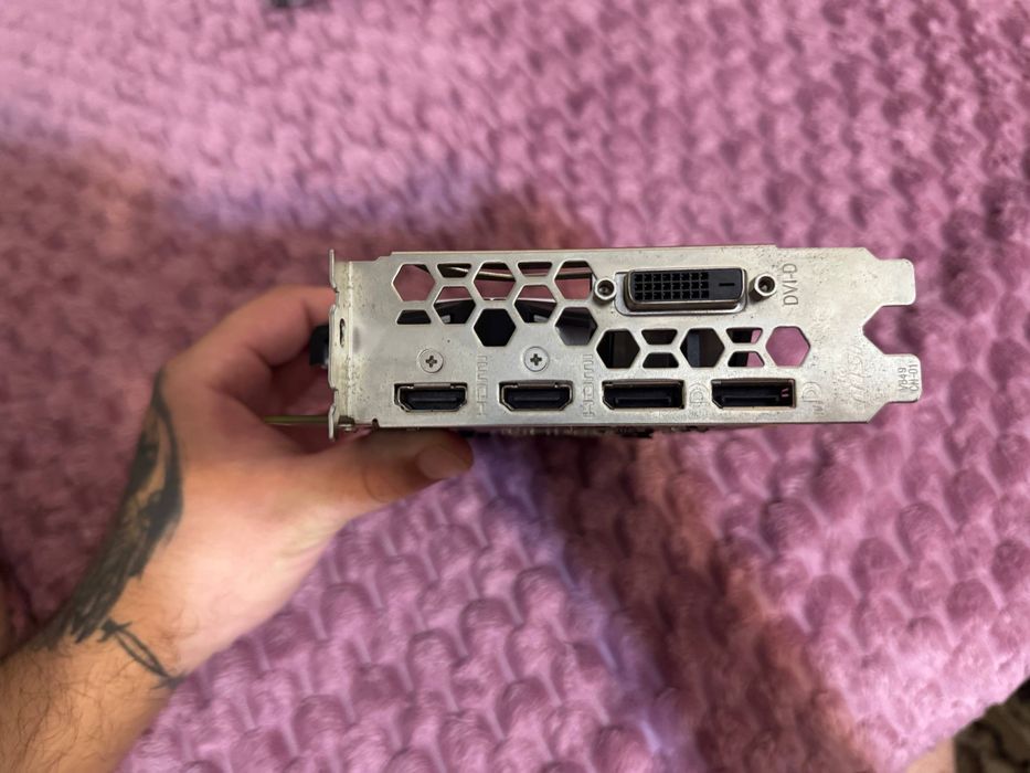 Продам видеокарту 1060 на 3гб