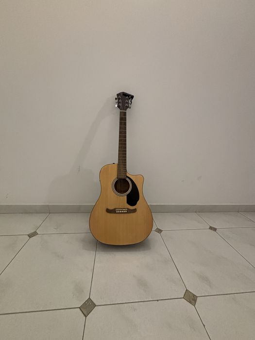 Fender fa 125-ce