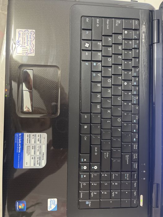 Laptop ASUS 17 cali, dysk SSD 512 GB. + dysk przenośny  300 GB