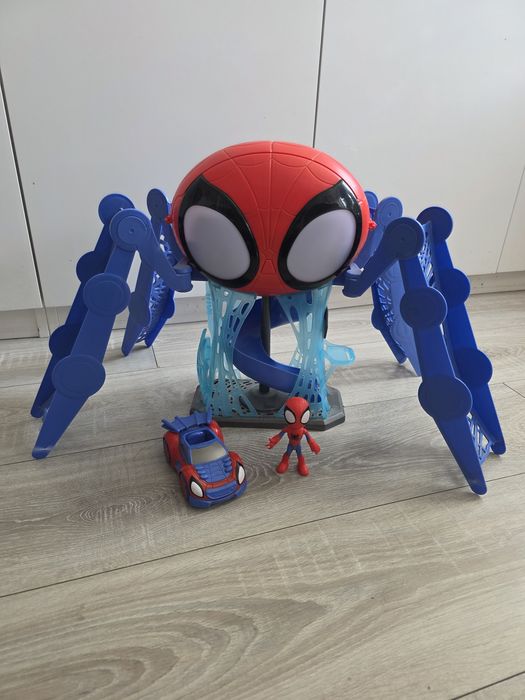 Spidey i centrum pająka