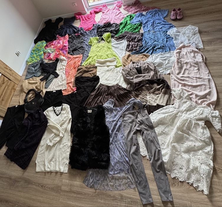 Zestaw ok. 40 ubrań + torebka + buty (ASOS, London Fog, Puma)