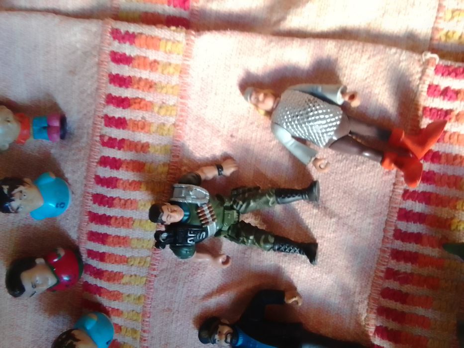 Figuras bonecos desde 1€ a 2€