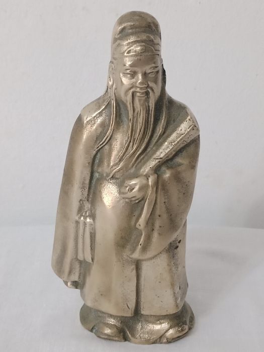 Sábio chinês antigo em bronze