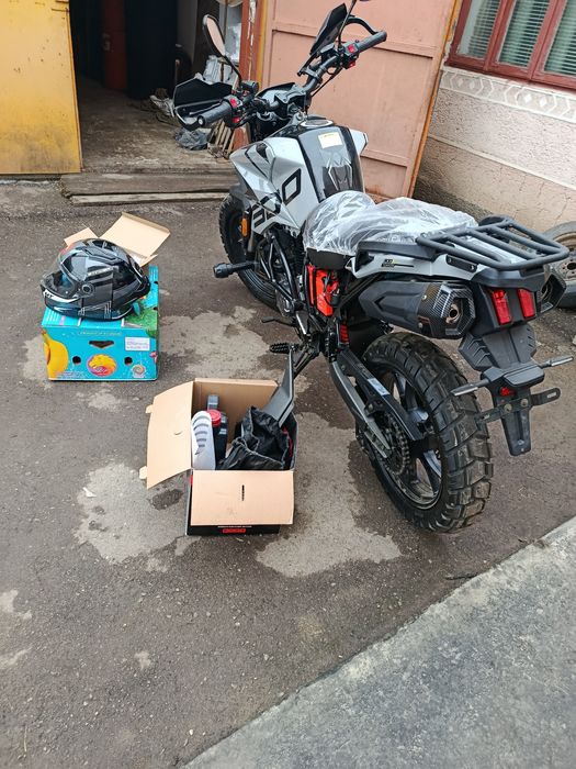 Продам текен 300 кубовий 25 року  майже новий 3 рази їздив