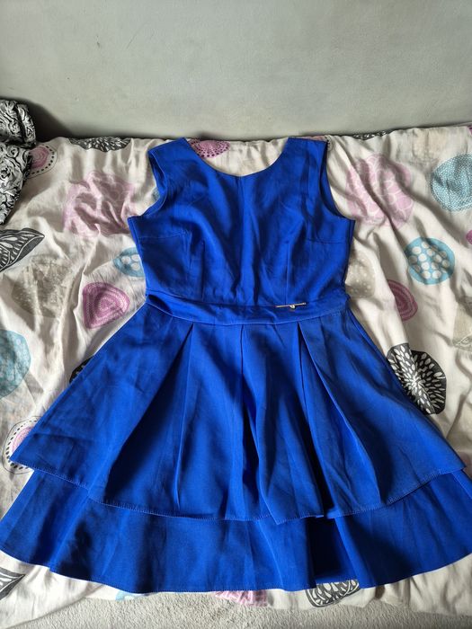 Niebieska sukienka