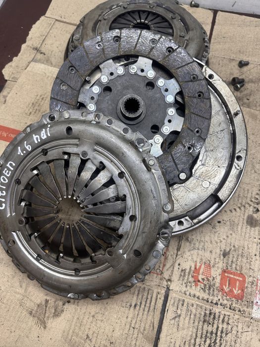 Демпфер Маховик Сцеплення диск корзина citroen peugeot 1.6 hdi