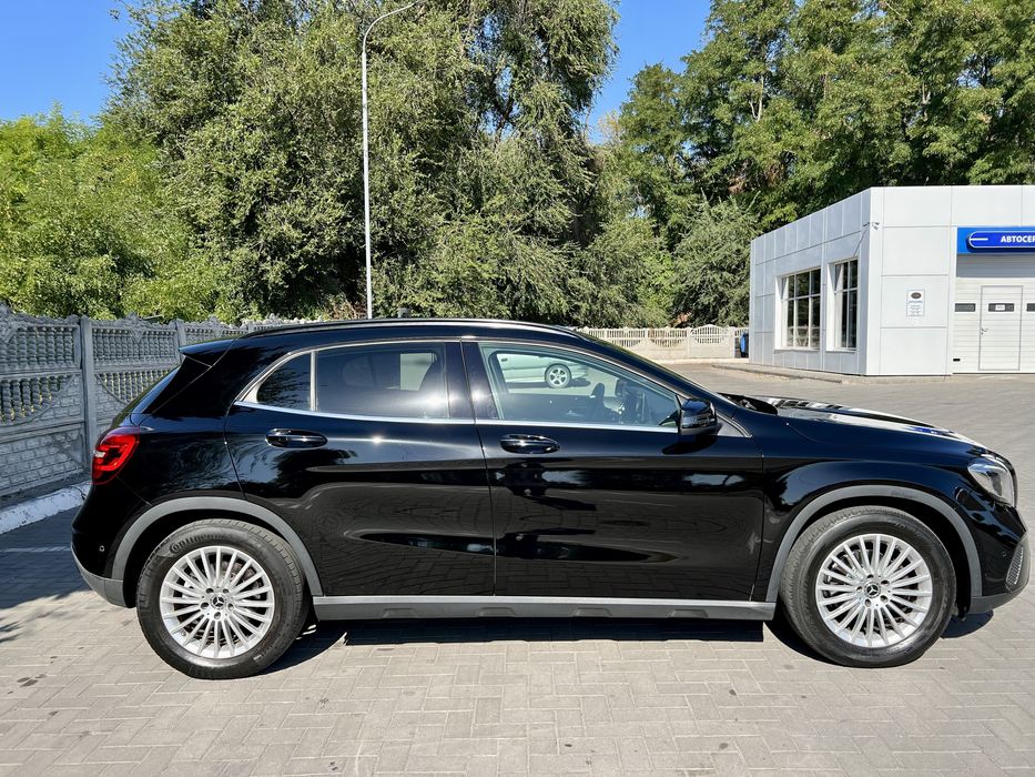 Mercedes-Benz GLA200d, 2019 рік