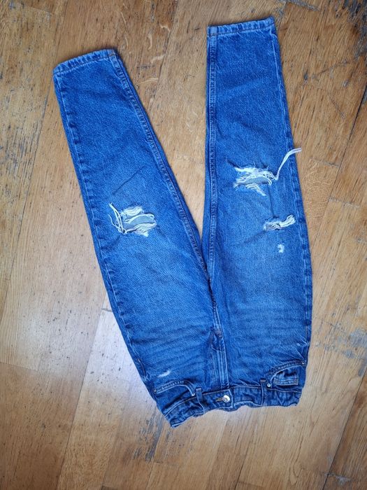 Джинсы мом  на 9-10  лет