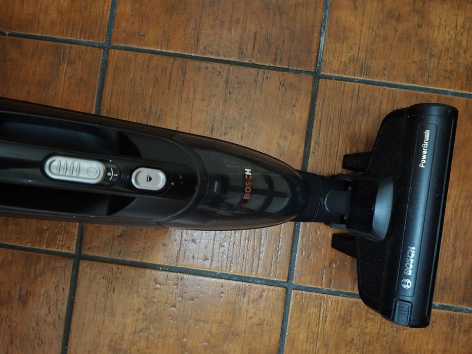 Aspirador modelo Bosch Readyy'y Lithium 2in1. Para peças 


Este aspir