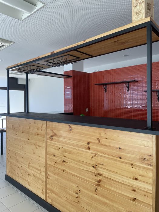 Balcão Profissional em Pinho