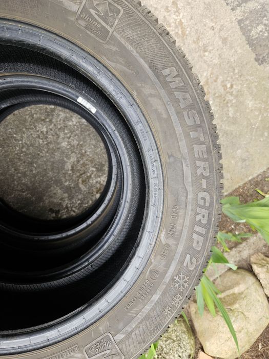Opona zimowa 185/65 R 15   4 szt