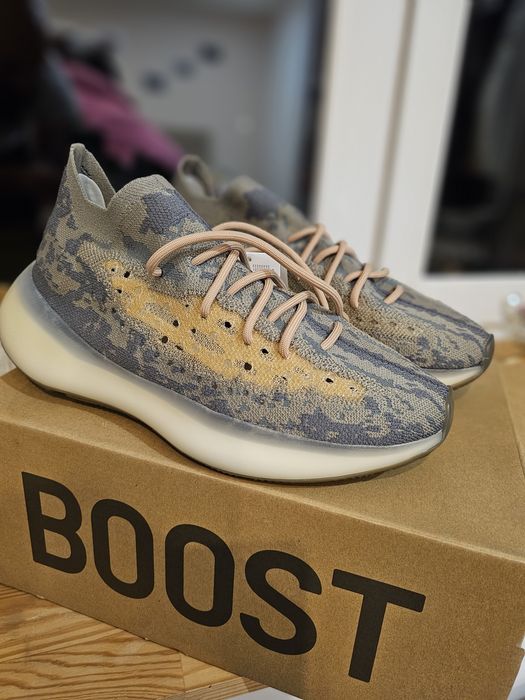 Buty Adidas nowe yezzy booster 380 Eu 44