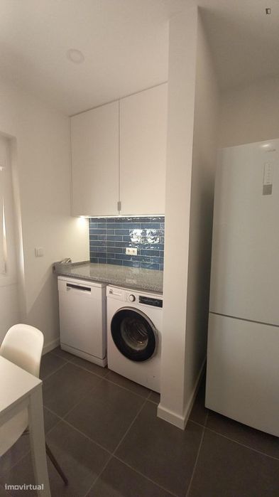 Quarto - localizado em Entrecampos Lisbon