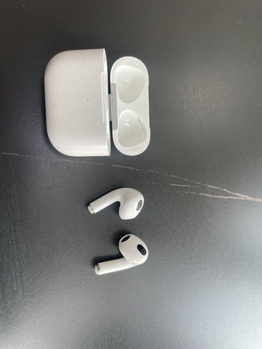 Продам Air Pods 3 оргінал, трошки з царапинами