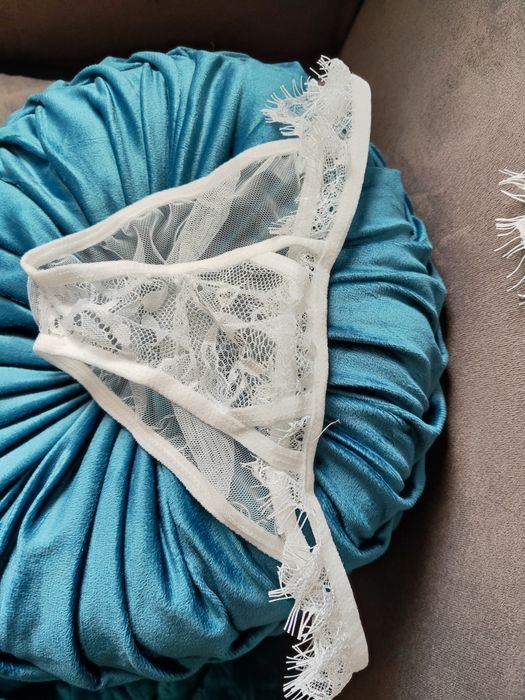 Komplet białej bielizny