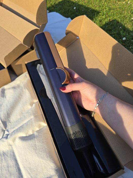 Фен-випрямляч Дайсон 1600Вт + килимок Dyson aistrait ht01