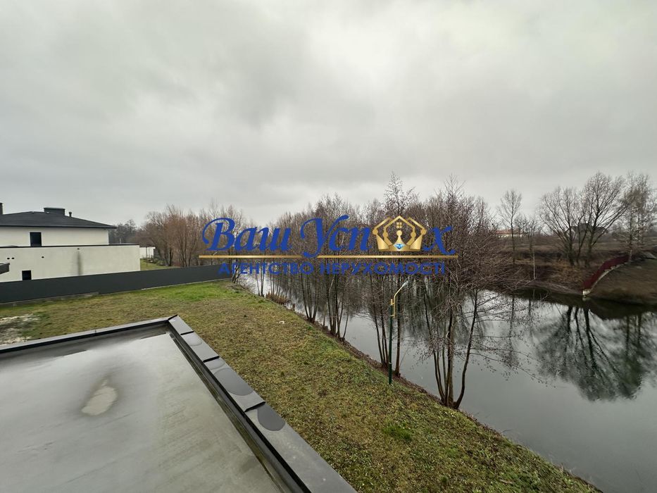 Продаж будинку з виходом на озеро у місті. село Крушинка.