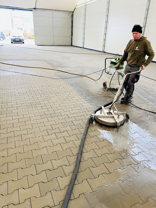 Mycie - czyszczenie kostki brukowej elewacji dachu goracą wodą Opole