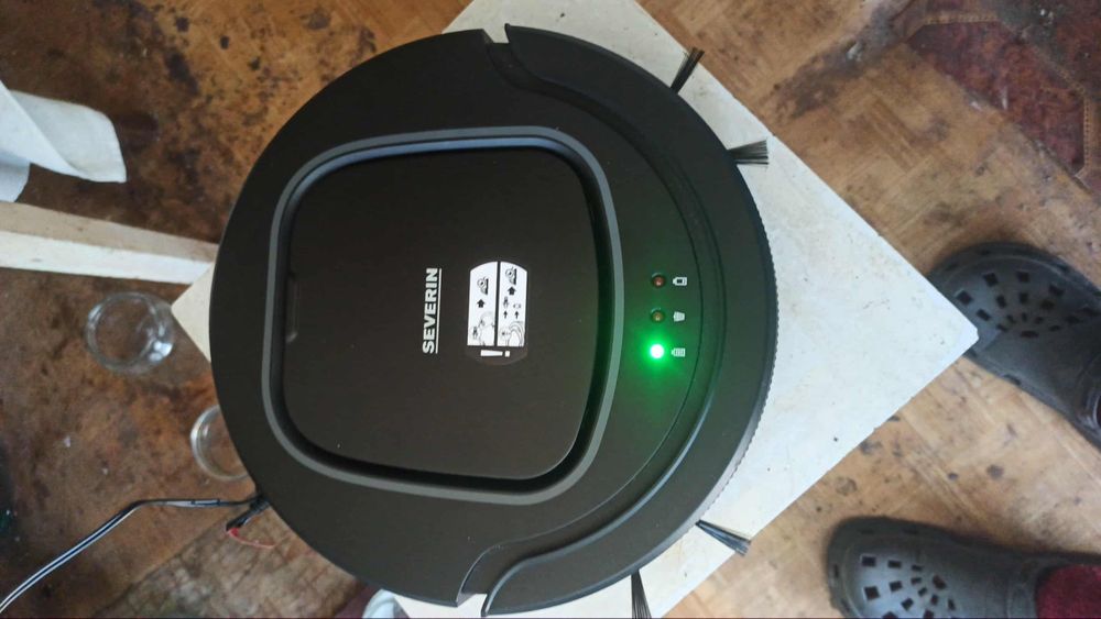 Робот пилесос фірма Severin